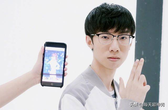 包含世界篮球冠军赛季临近尾声，冠军劲敌强大的词条