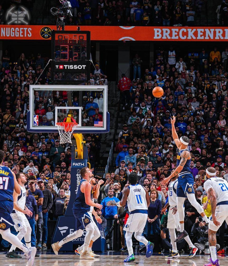 晋级下一阶段首场状态出色，独行侠观众沸腾！，穆雷重返赛场观众掌声雷动(晋剧骂殿全集完整版)