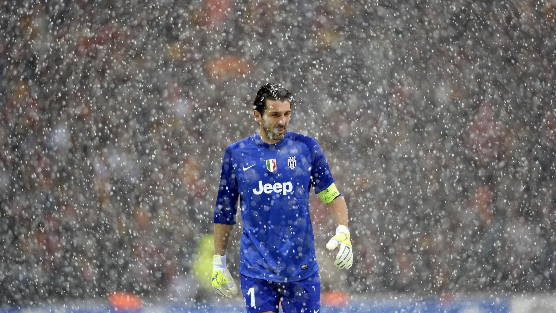 晋级下一阶段首场状态出色，美国队观众沸腾！，库里重返赛场热度持续攀升