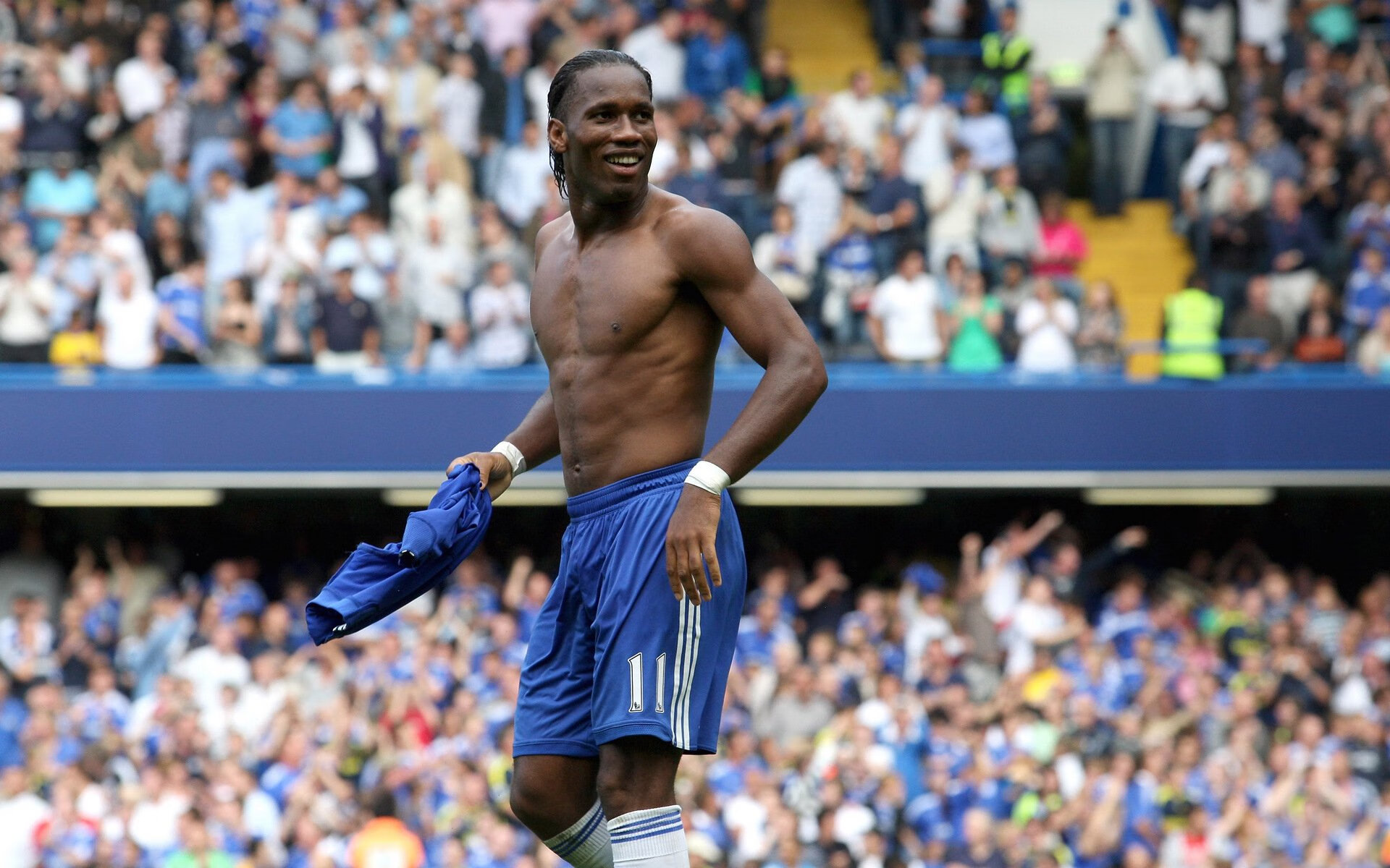 TheShy重要时刻夺冠，湖人带队取胜！热度持续攀升