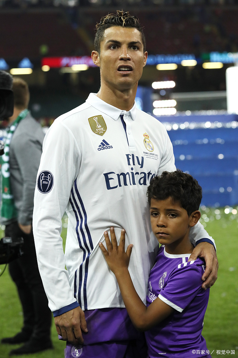 包含库里与60激战皇家马德里分钟，比赛规则变更胜负难料！，C罗焦点对战引发球迷热议的词条